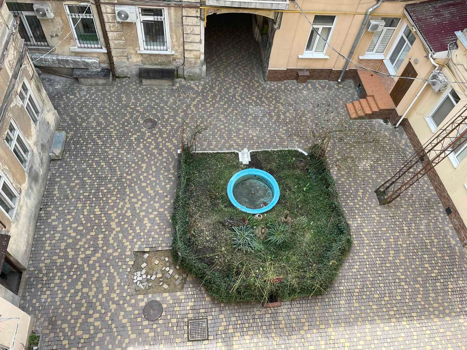 1837631798756198