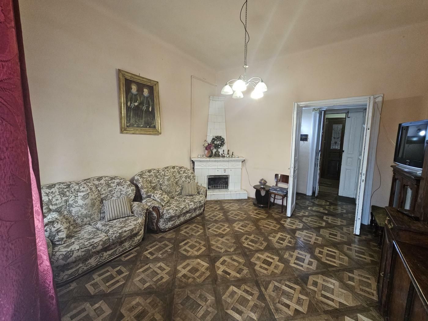 1816876373825002