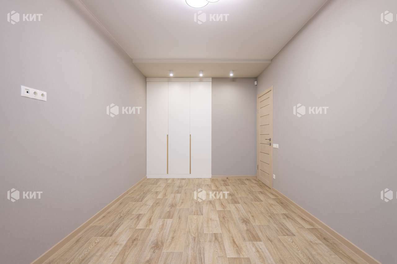 1835435685339002