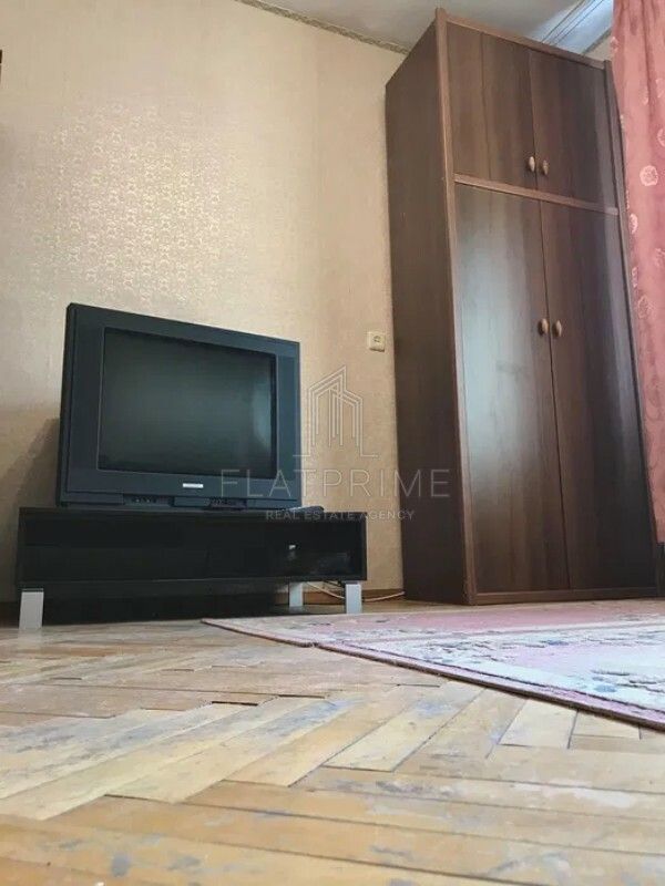 1837333892207200