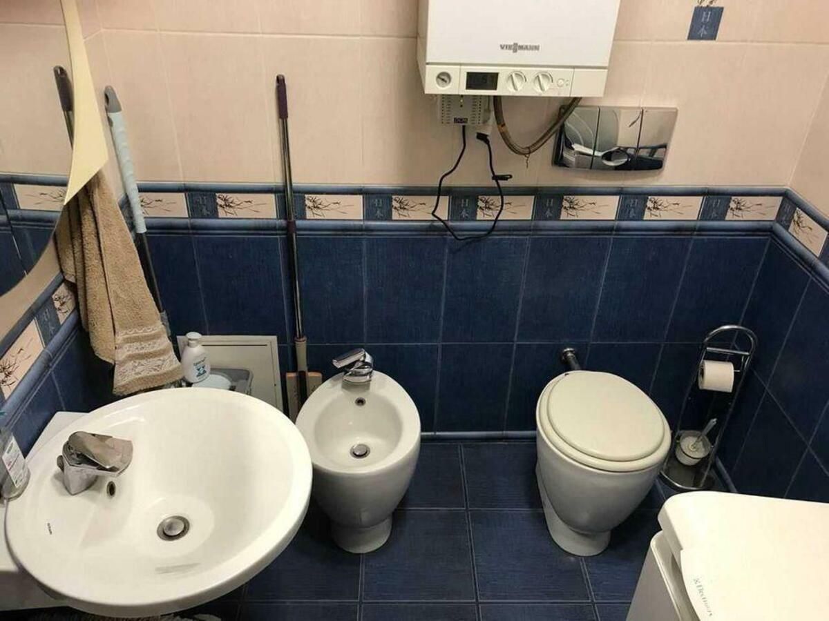 1838886283242200