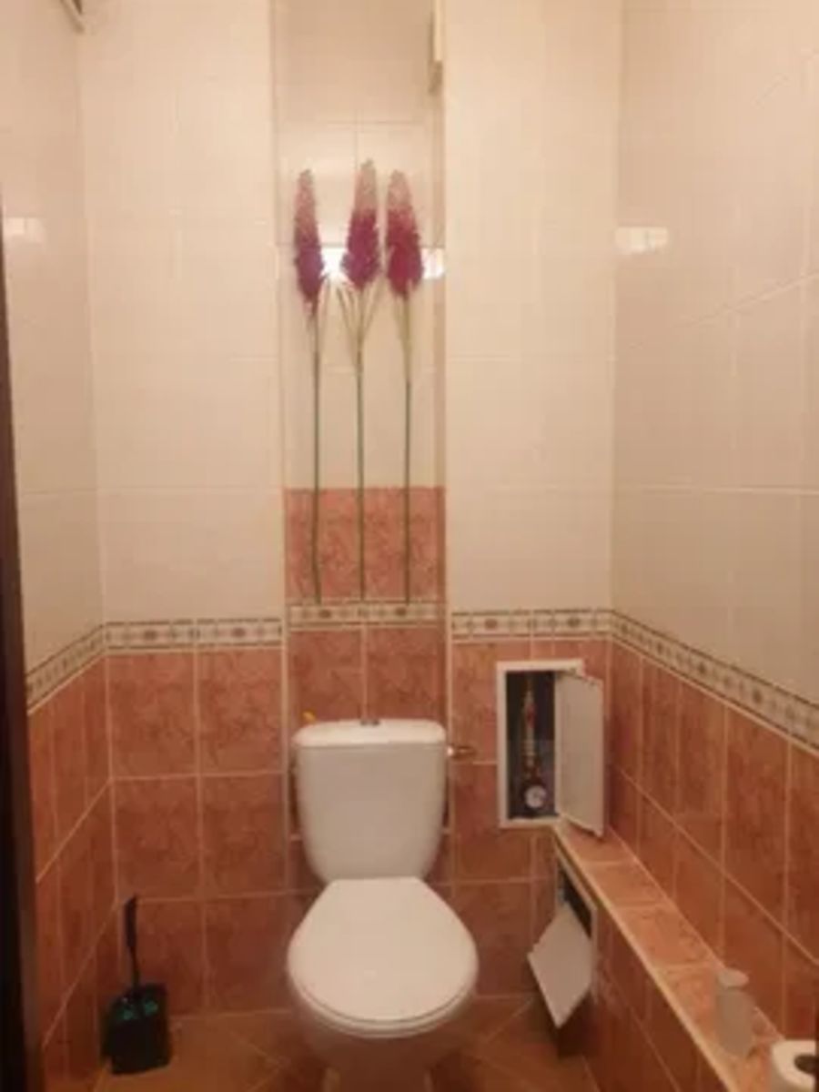 1825586452788203