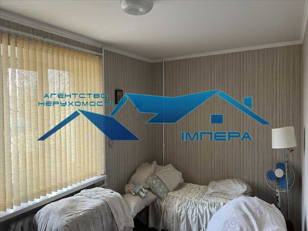 1826287703858204