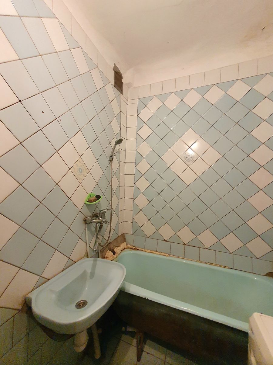1840783671297204