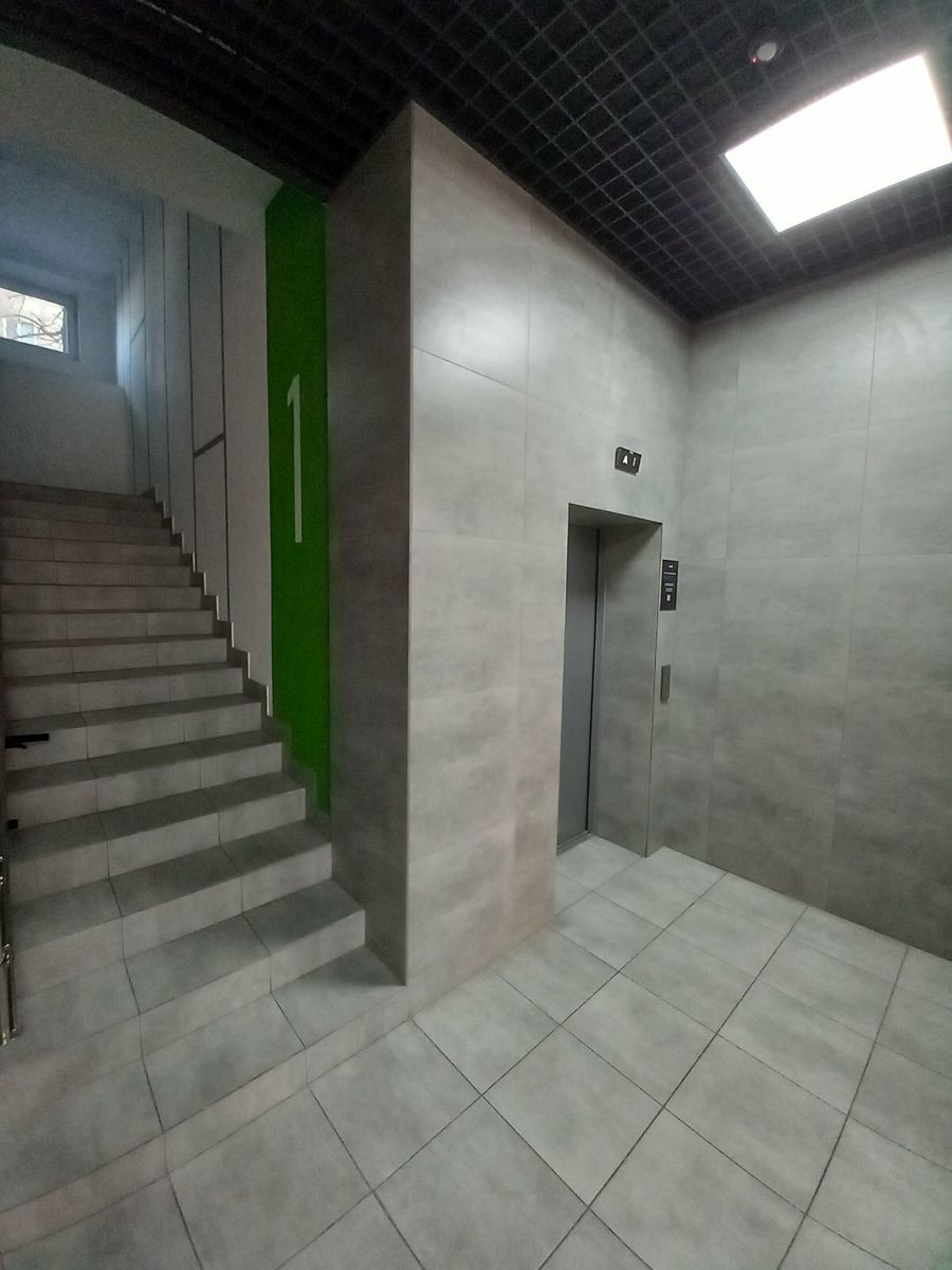 1824577762926206