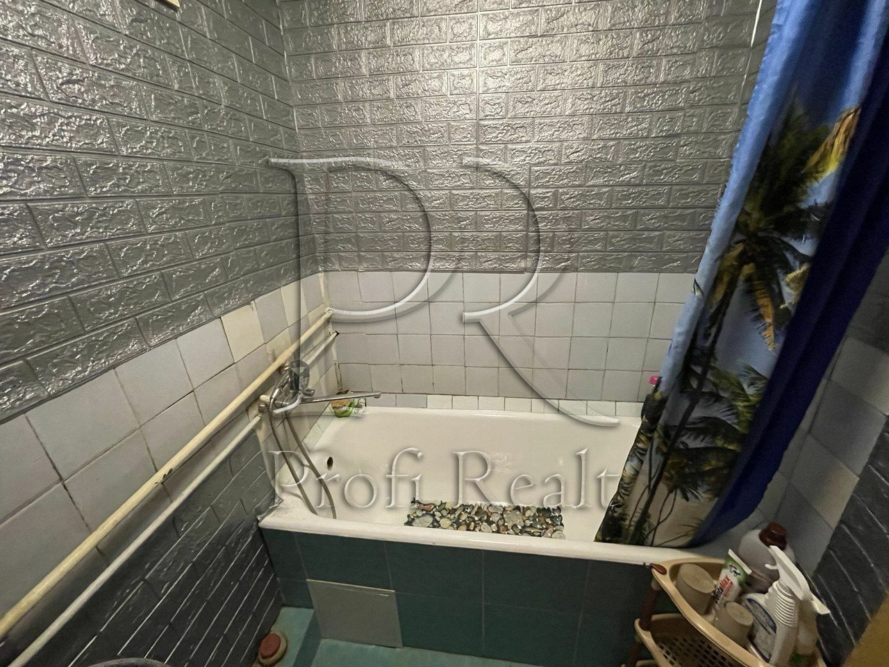 1837606114622207