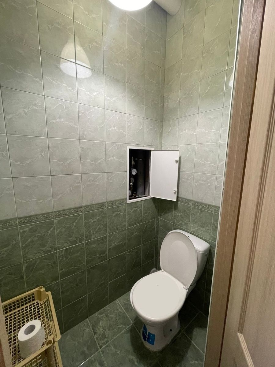 1821315049076208