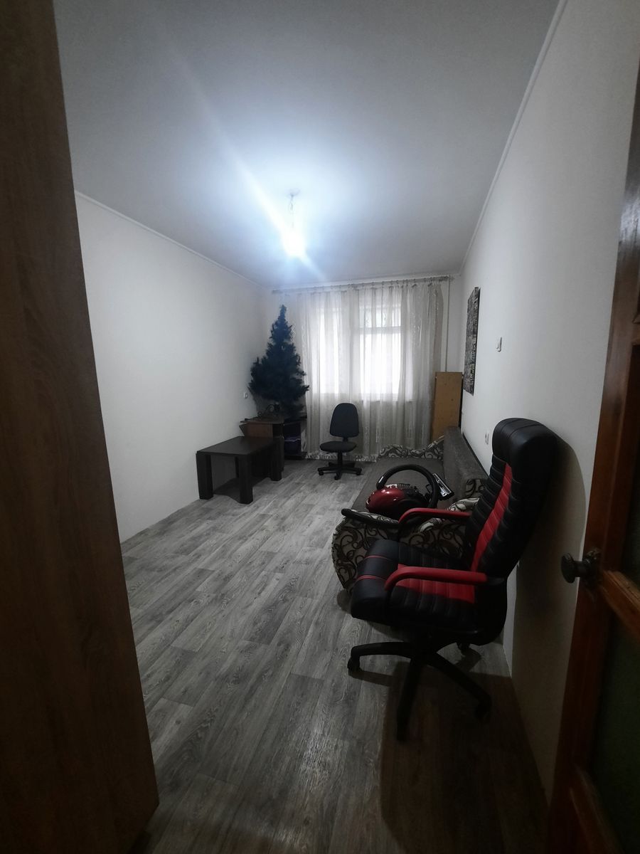 1834033067936208