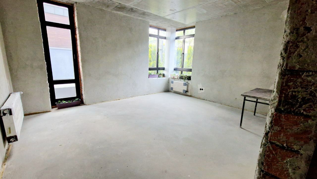 1830407447944209