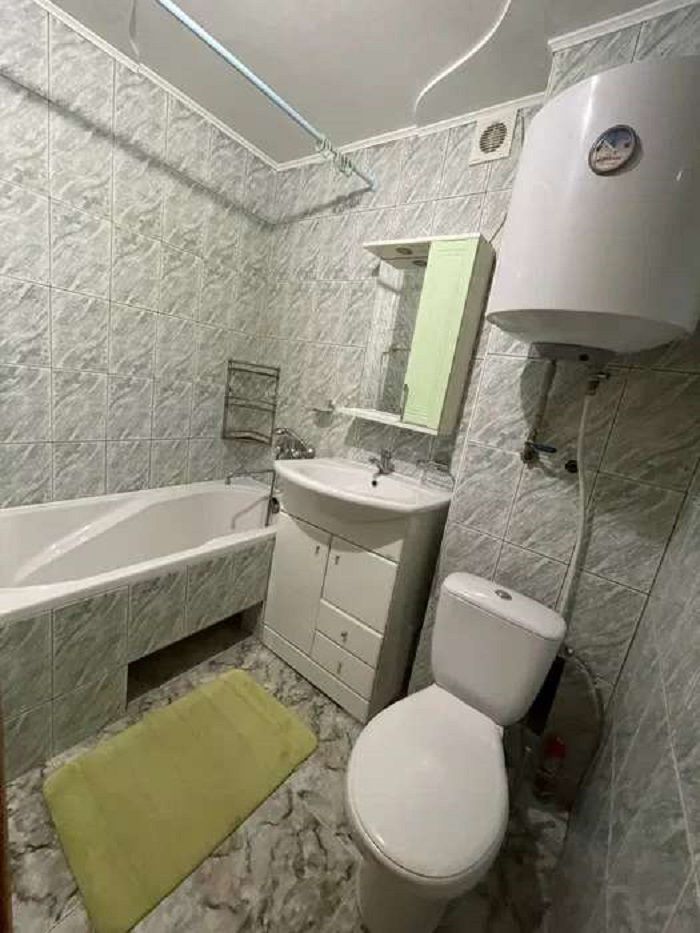 1834807473388021