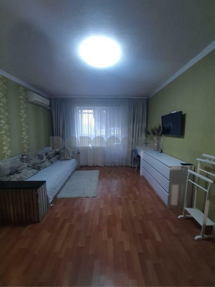 1838442165709211