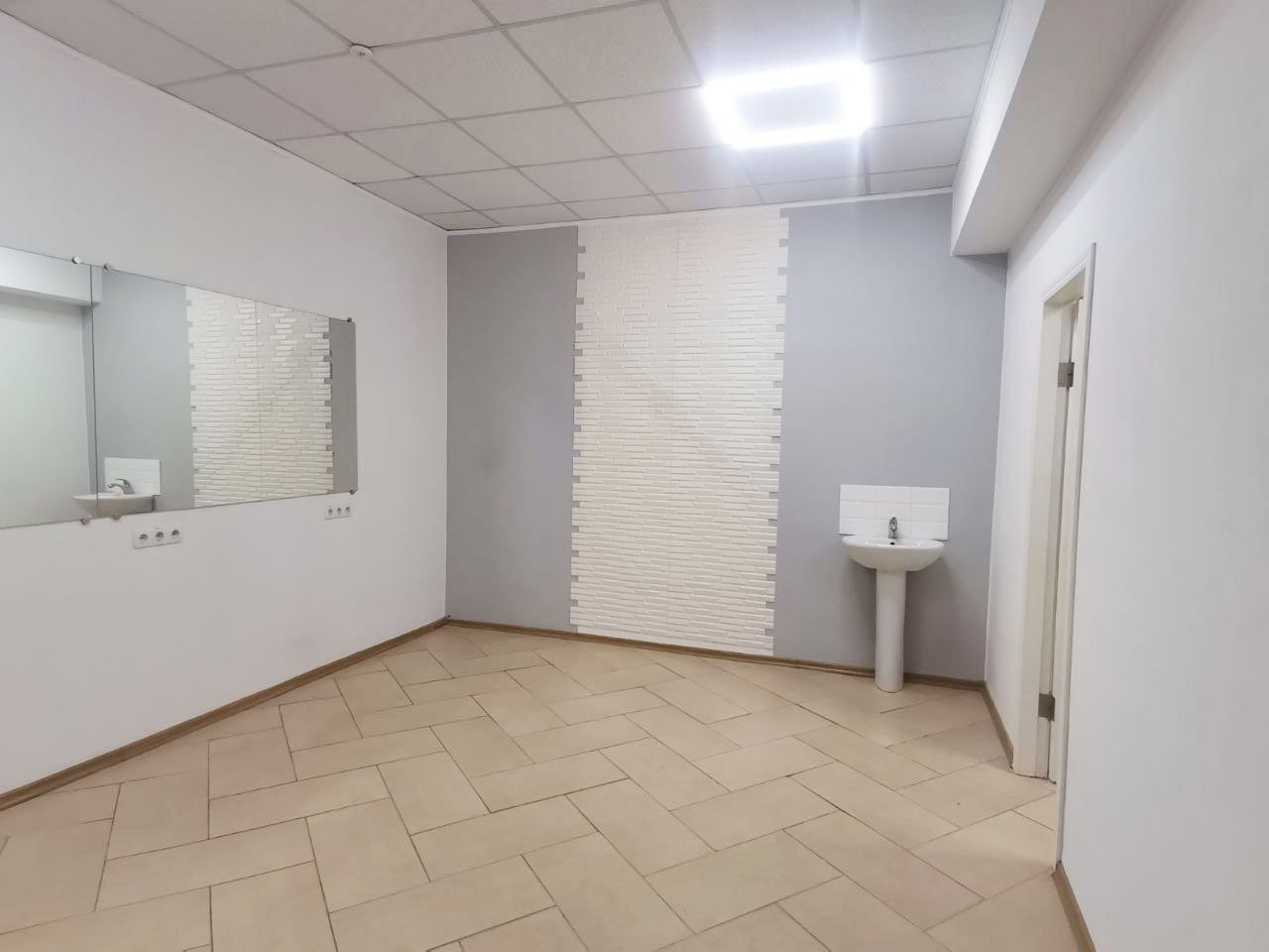 1835073452582212