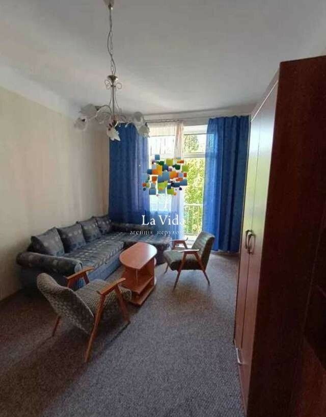 1835973643329213