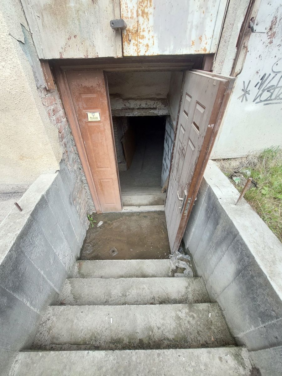 1833729788560216