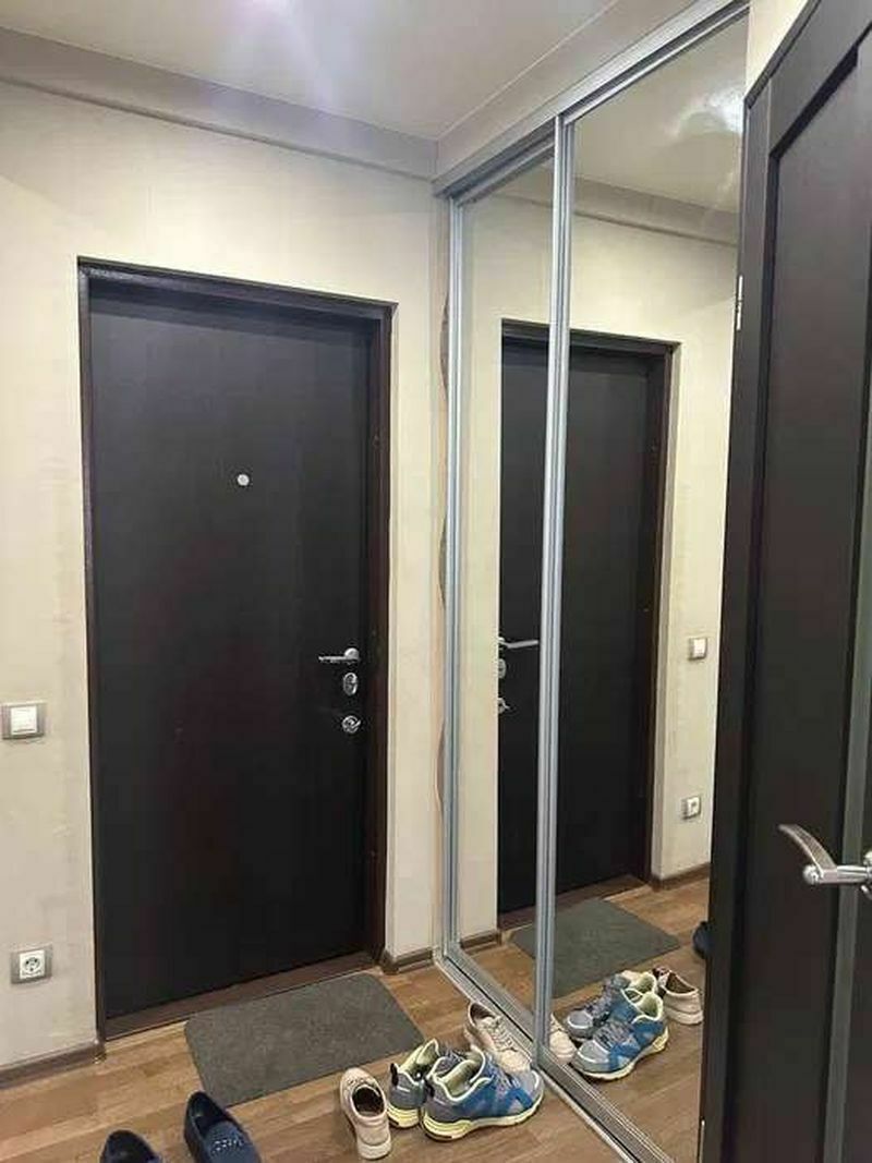 1833990645548216
