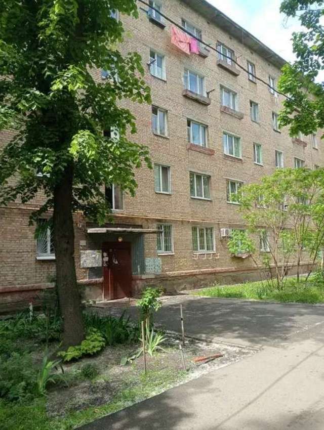 1837883618188216