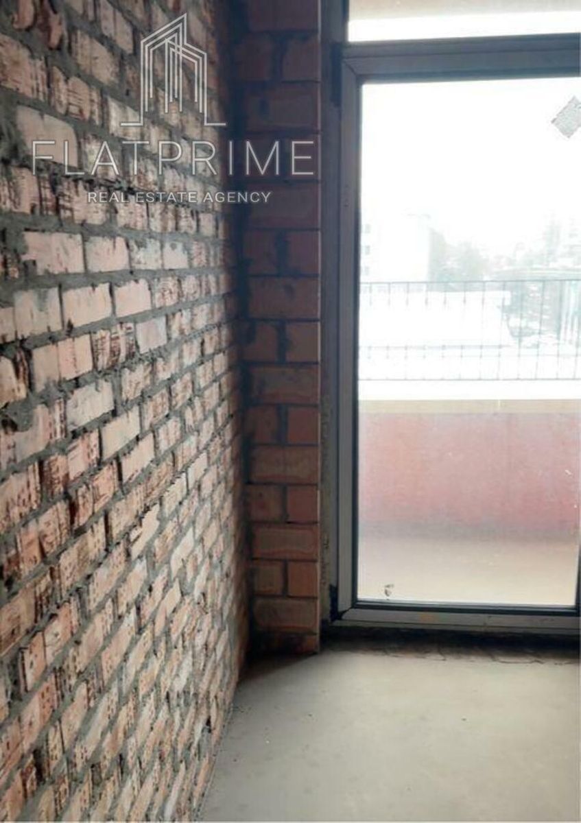 1832629935354217