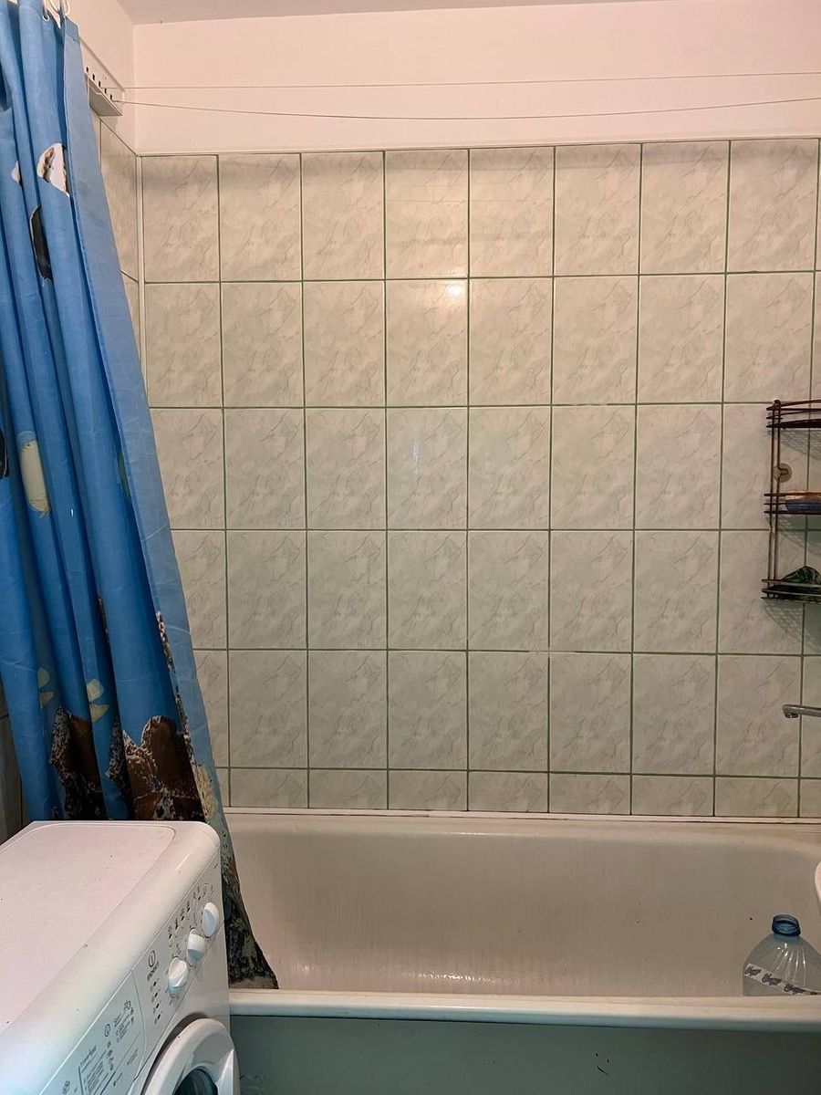 1835571559318217