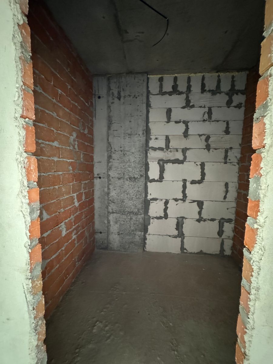 1834618780630218