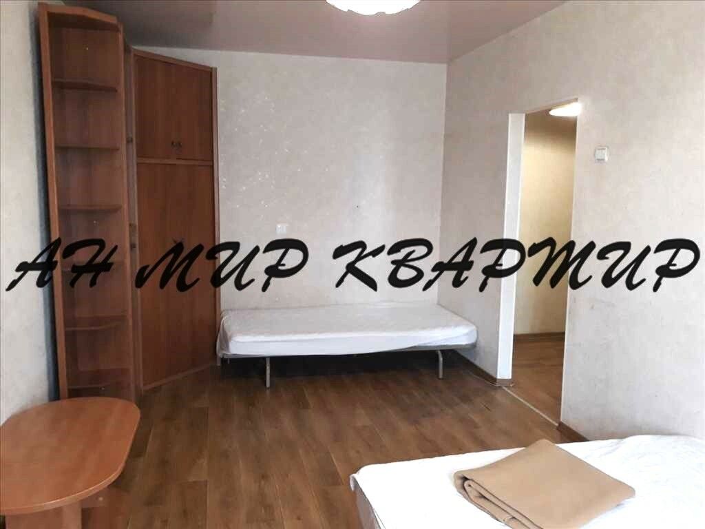 1832657216258219