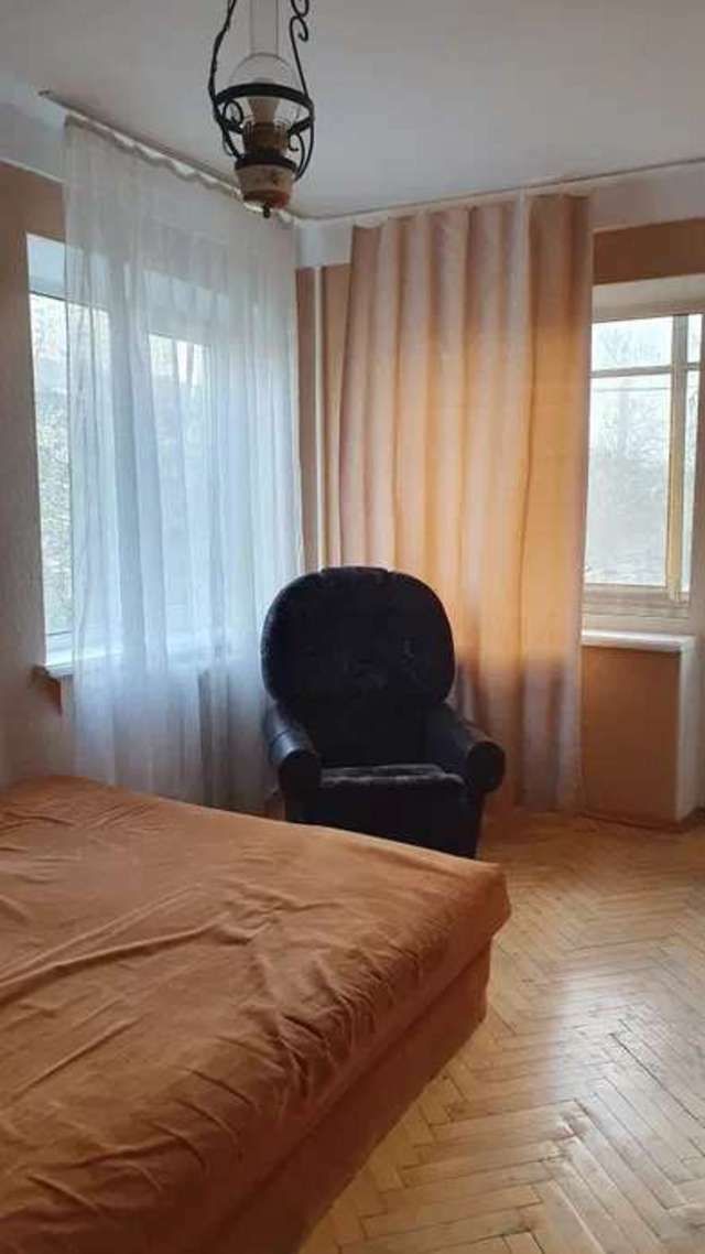 1833369439925219