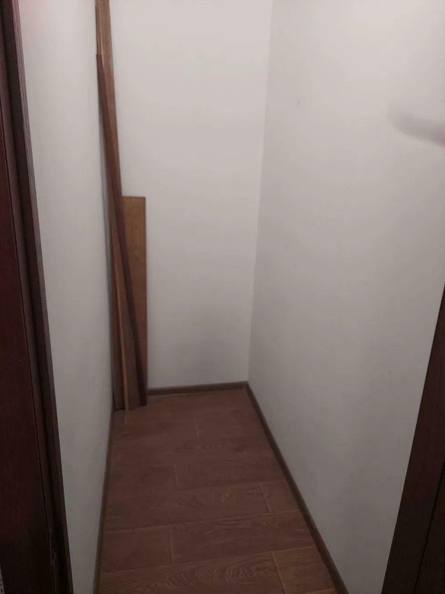 1833813005080219