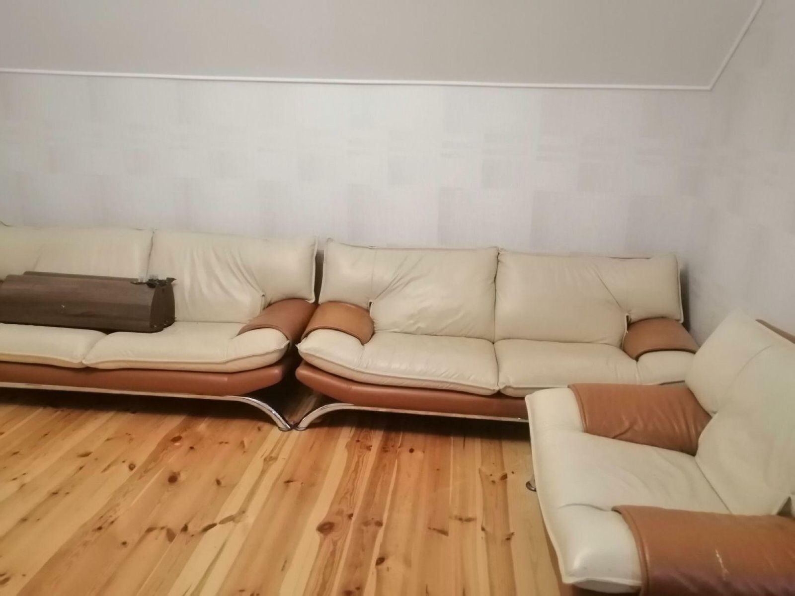1836010757620219