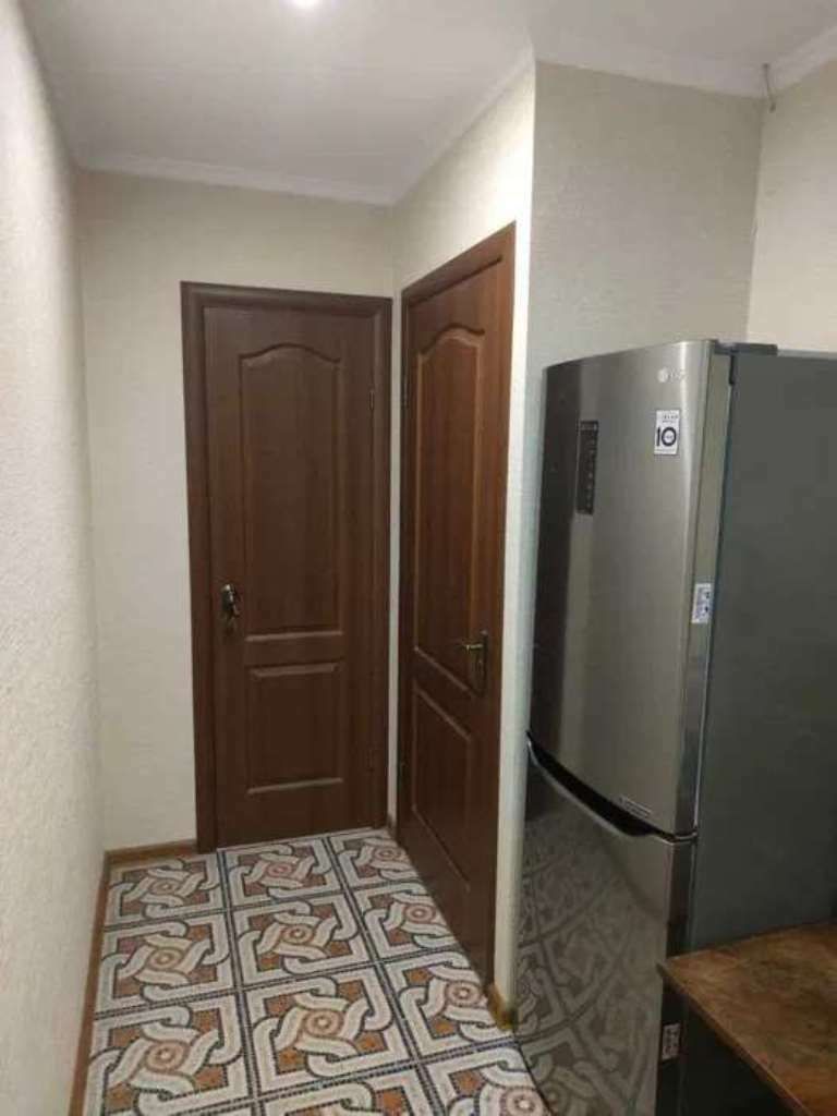 1831904806504221