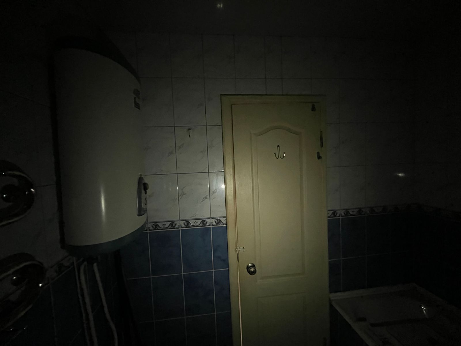 1833364577969221