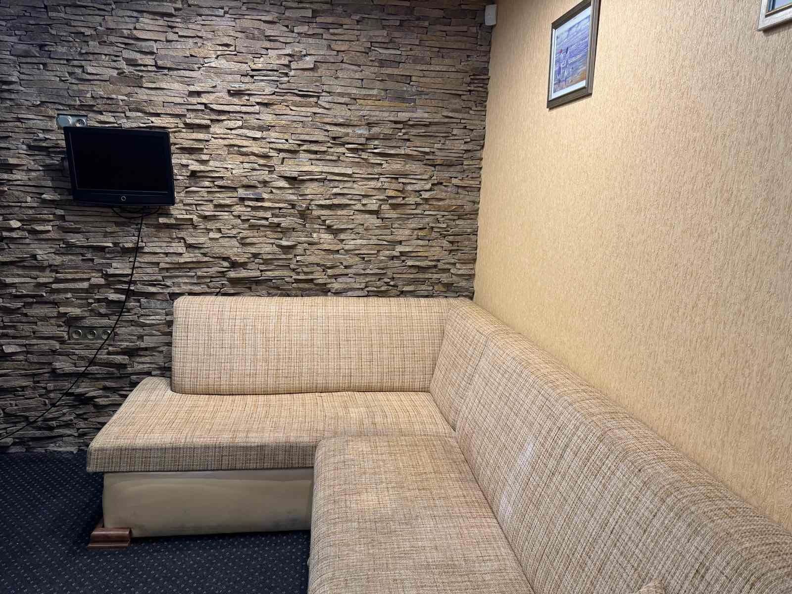 1833909731881221