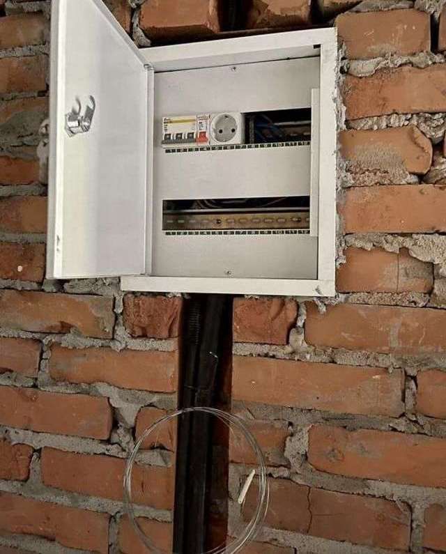 1839881881102222