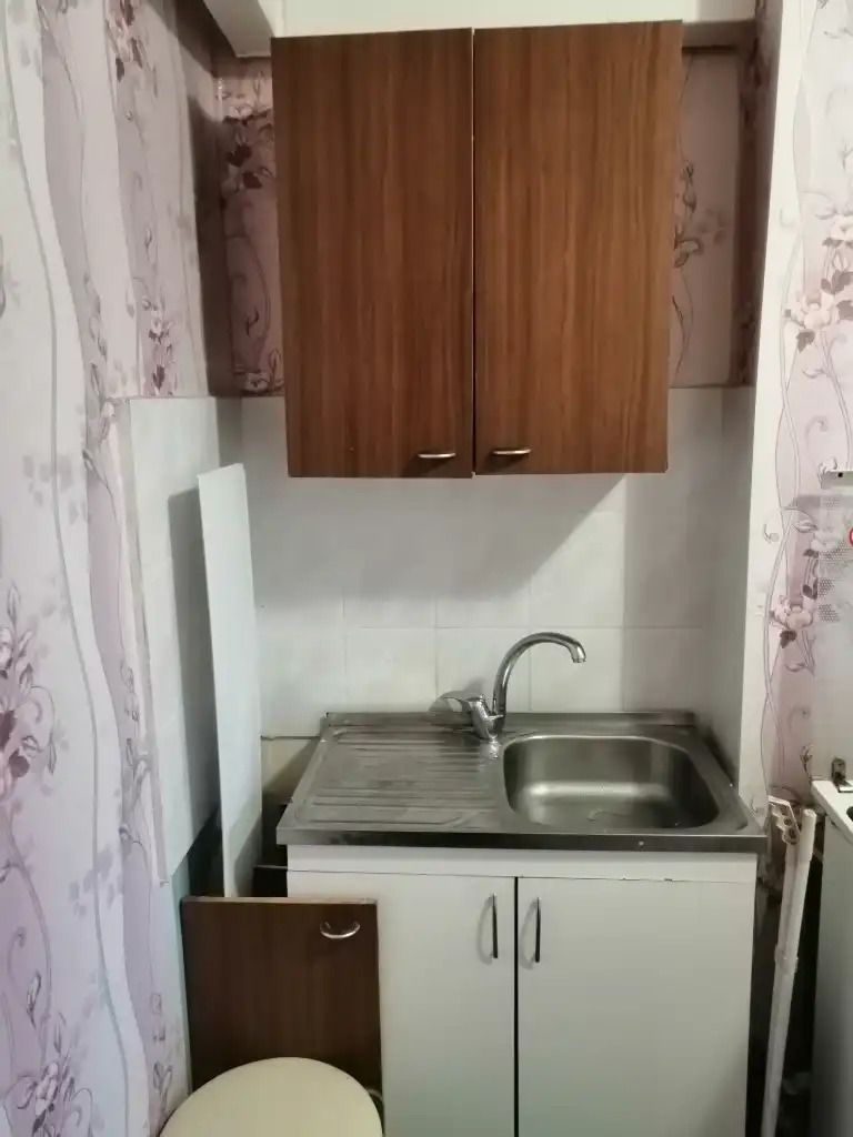 1832673619690228