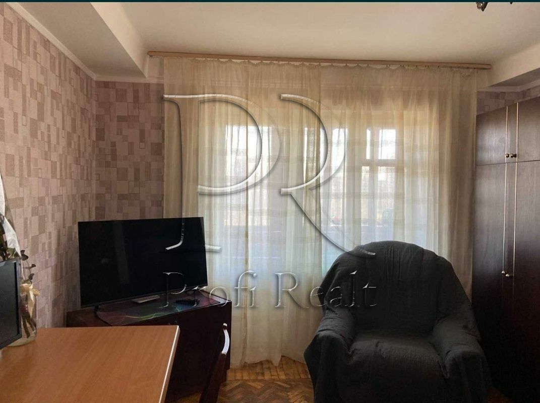 1835165496403228