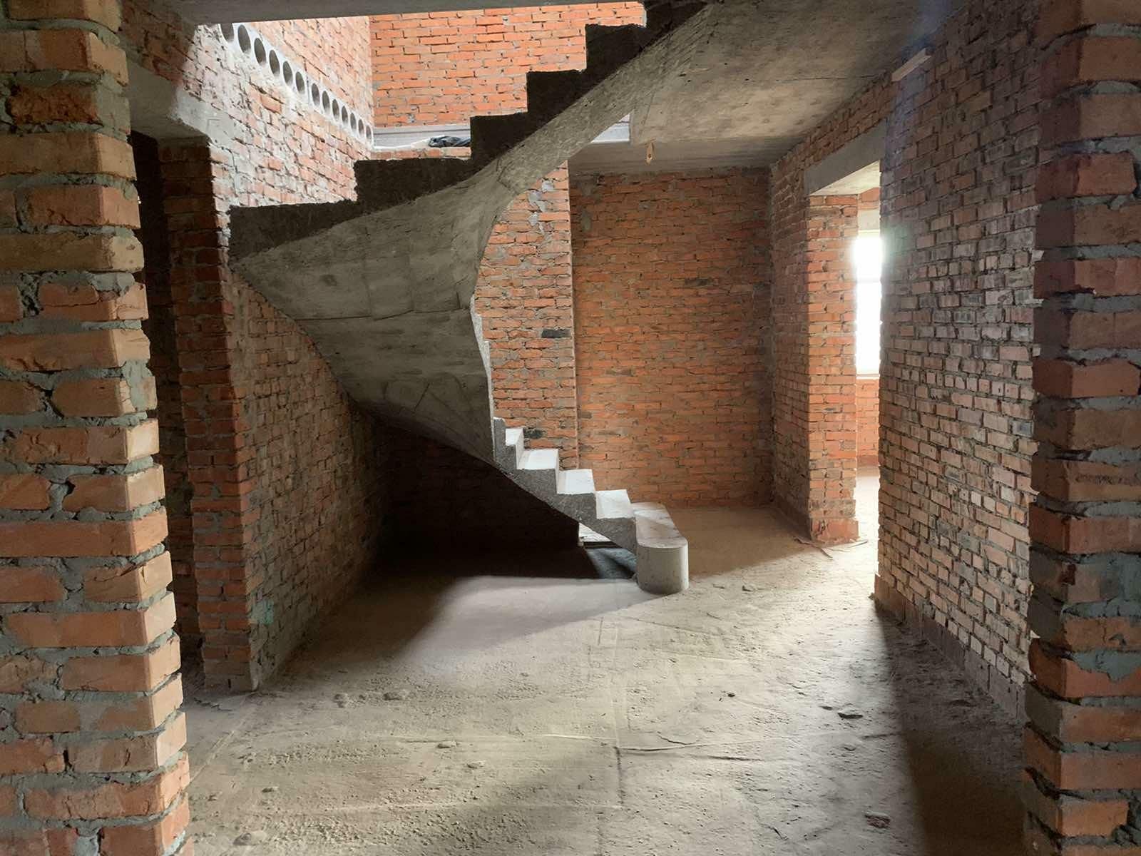 1836358316745228
