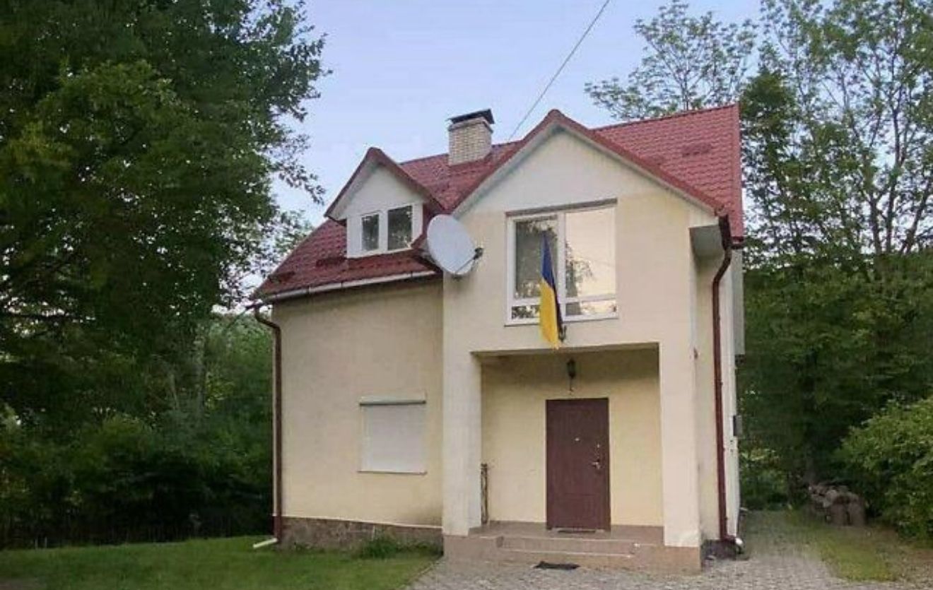 1838528537462228