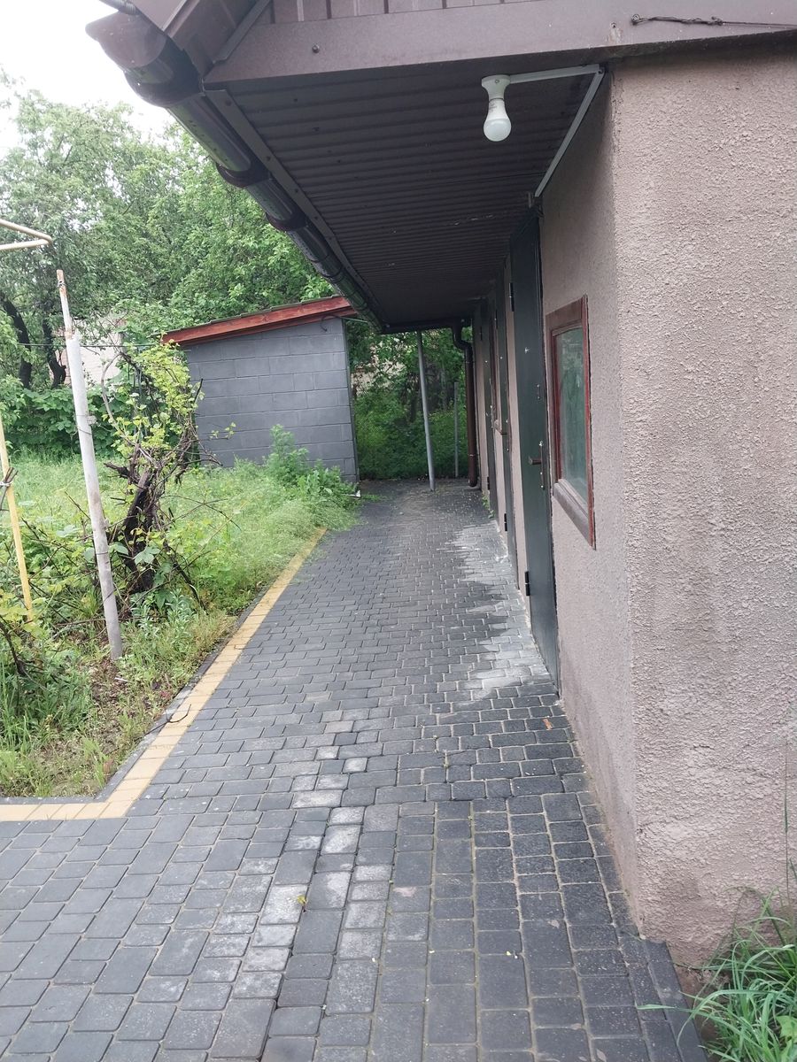 1833271942811231