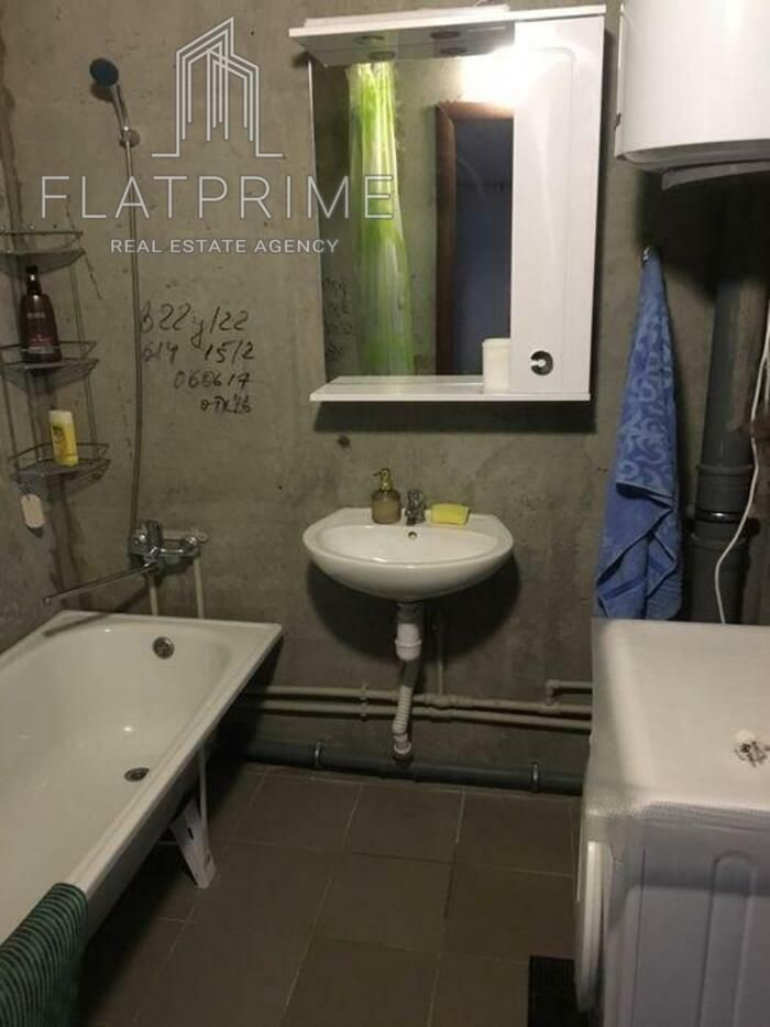 1835274552771231