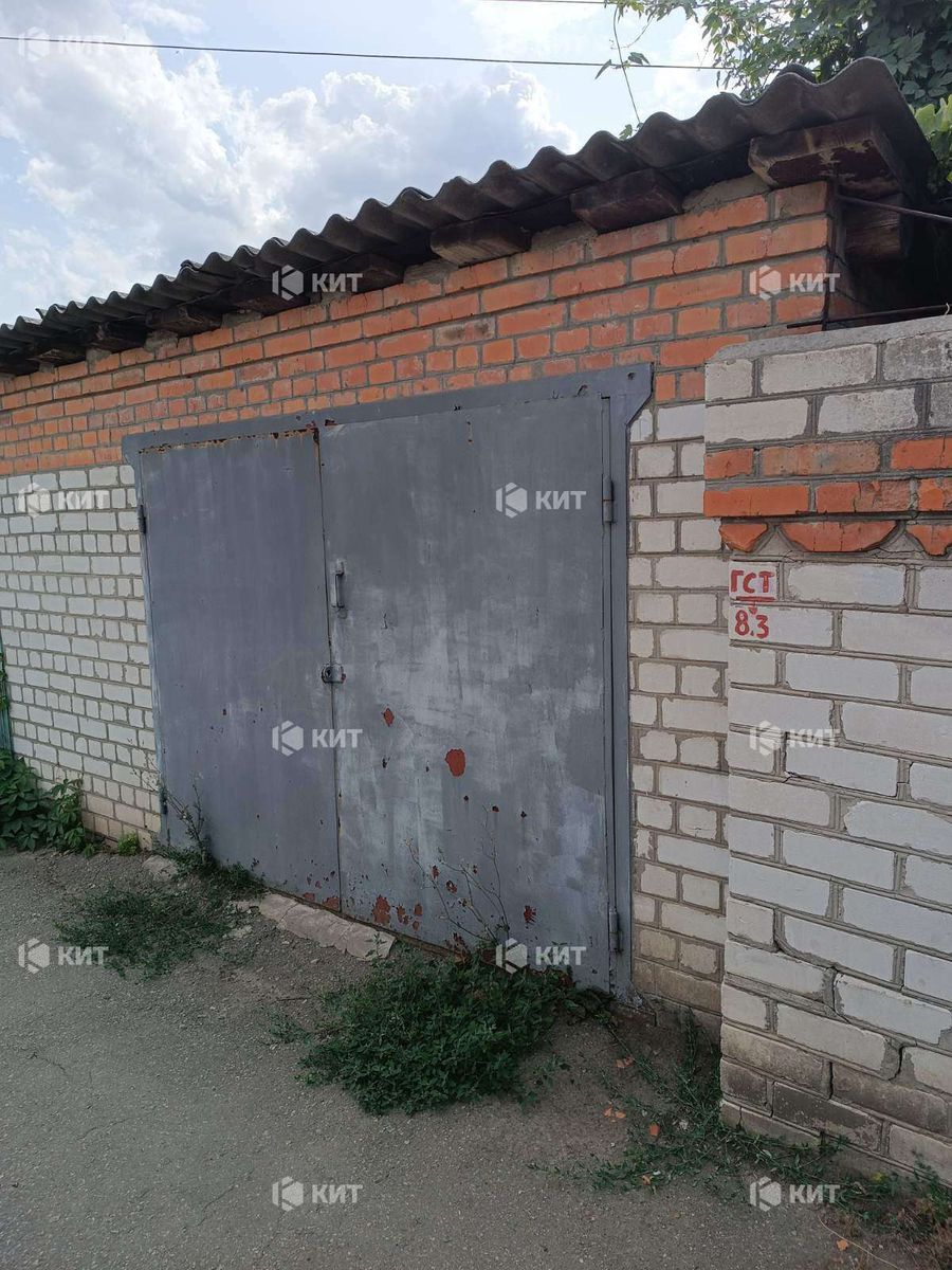 1832907841768233