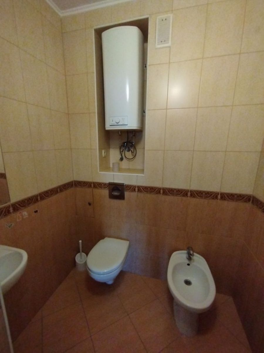1842344356958234