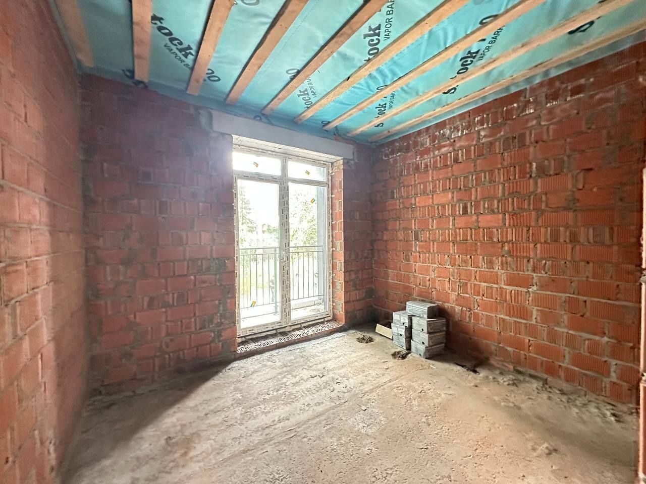 1835533544381235