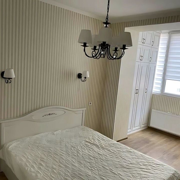 1835895983797235