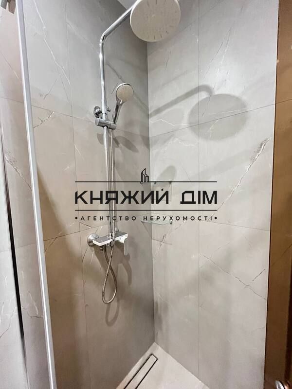 1840787704404236