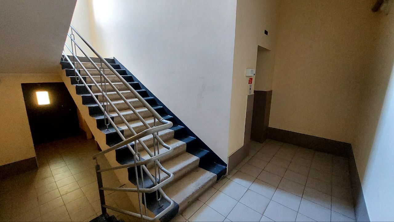 1833567468434237
