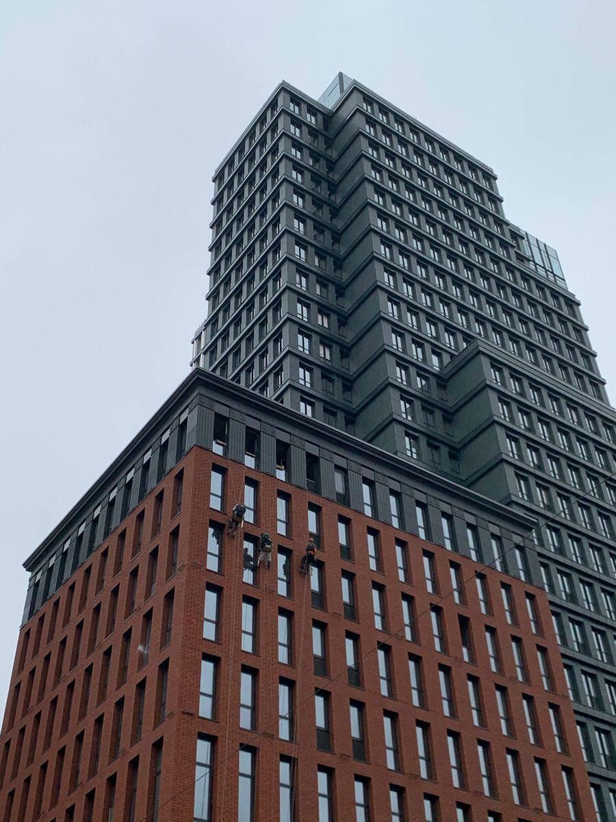 1835780697200237