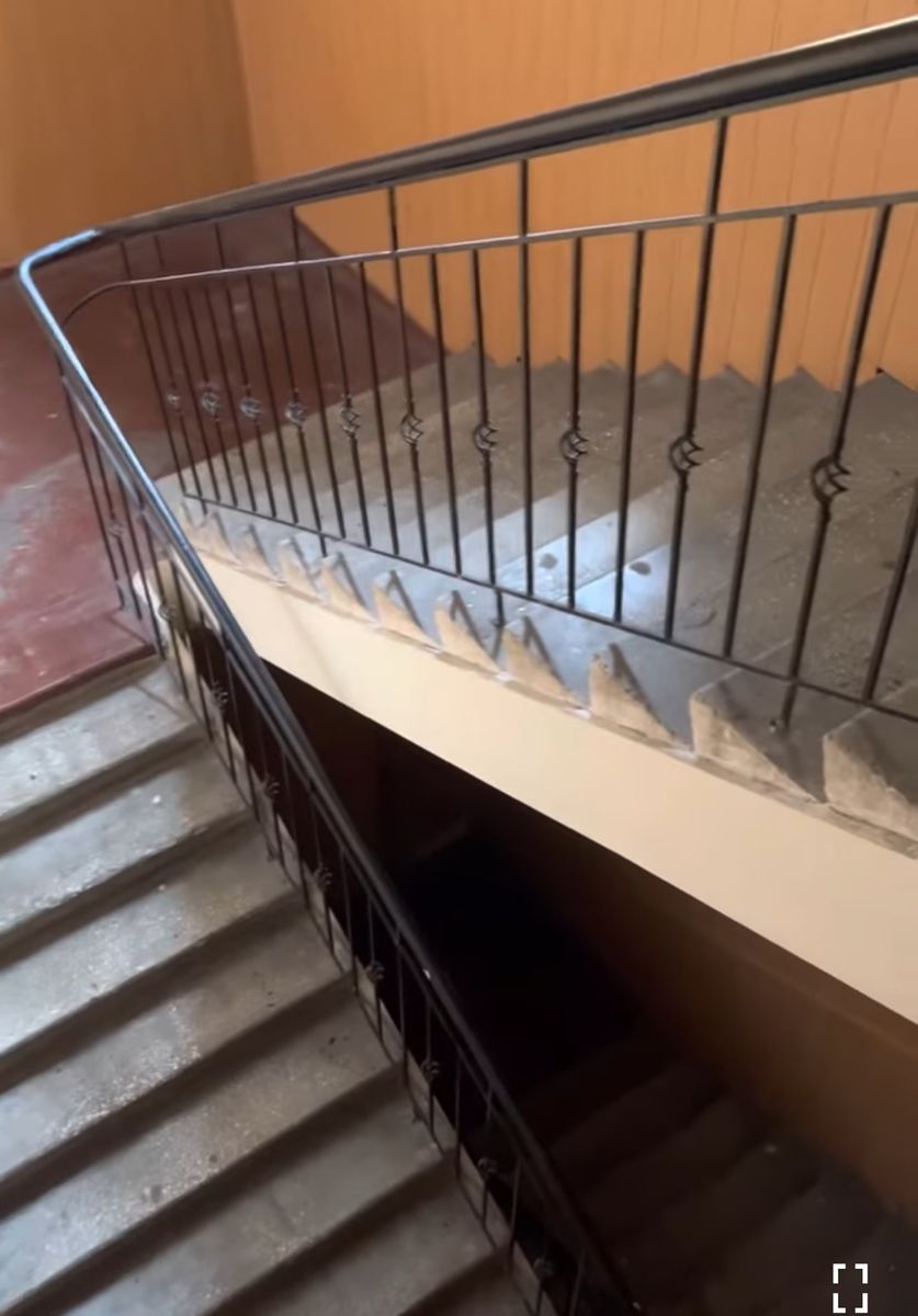 1829375356397239