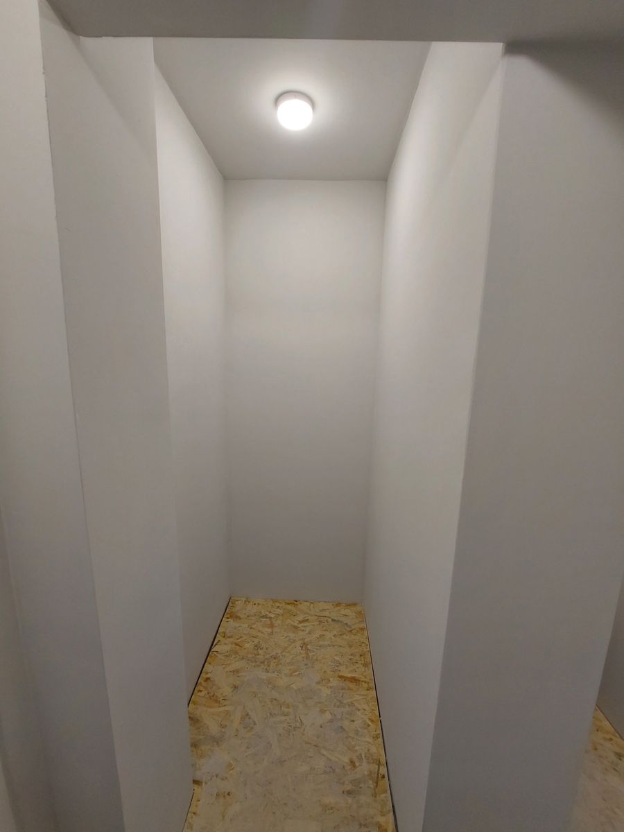 1828184581160024