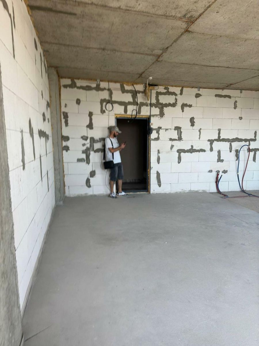 1835085486196241