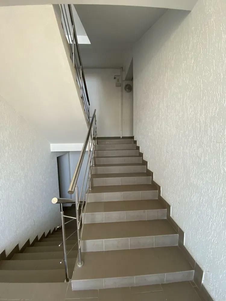 1830743110216242