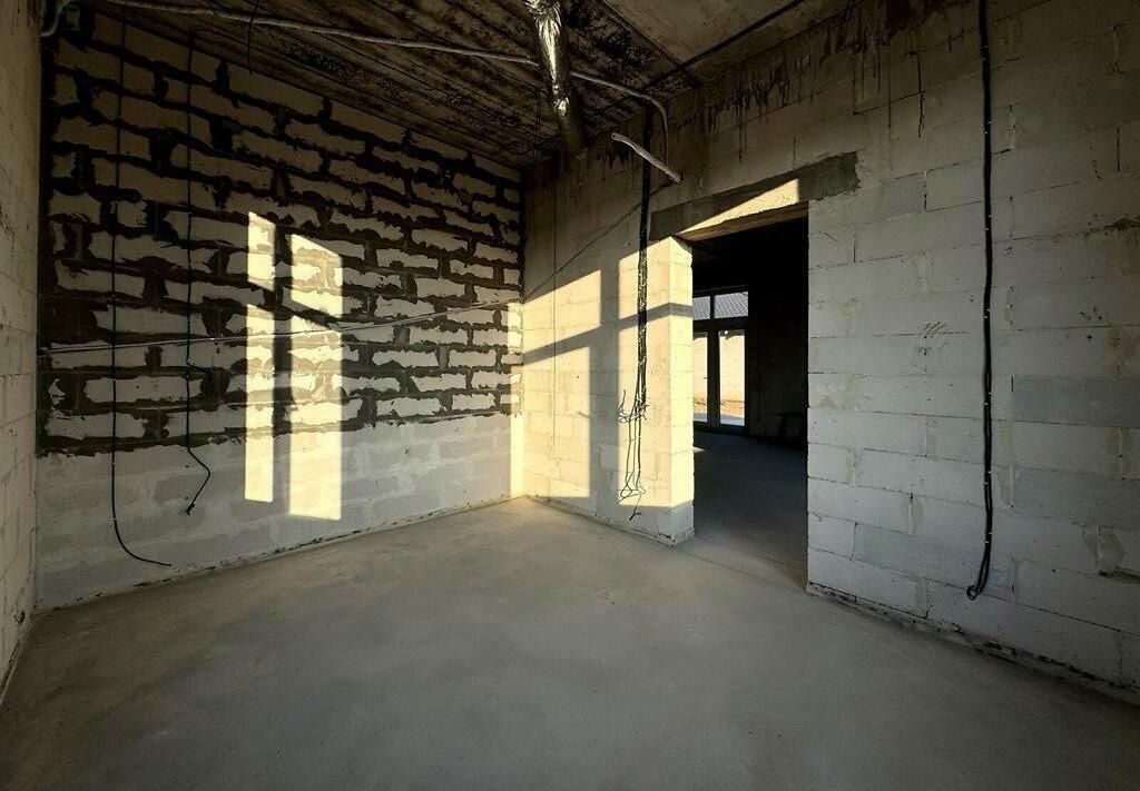 1835359782322243