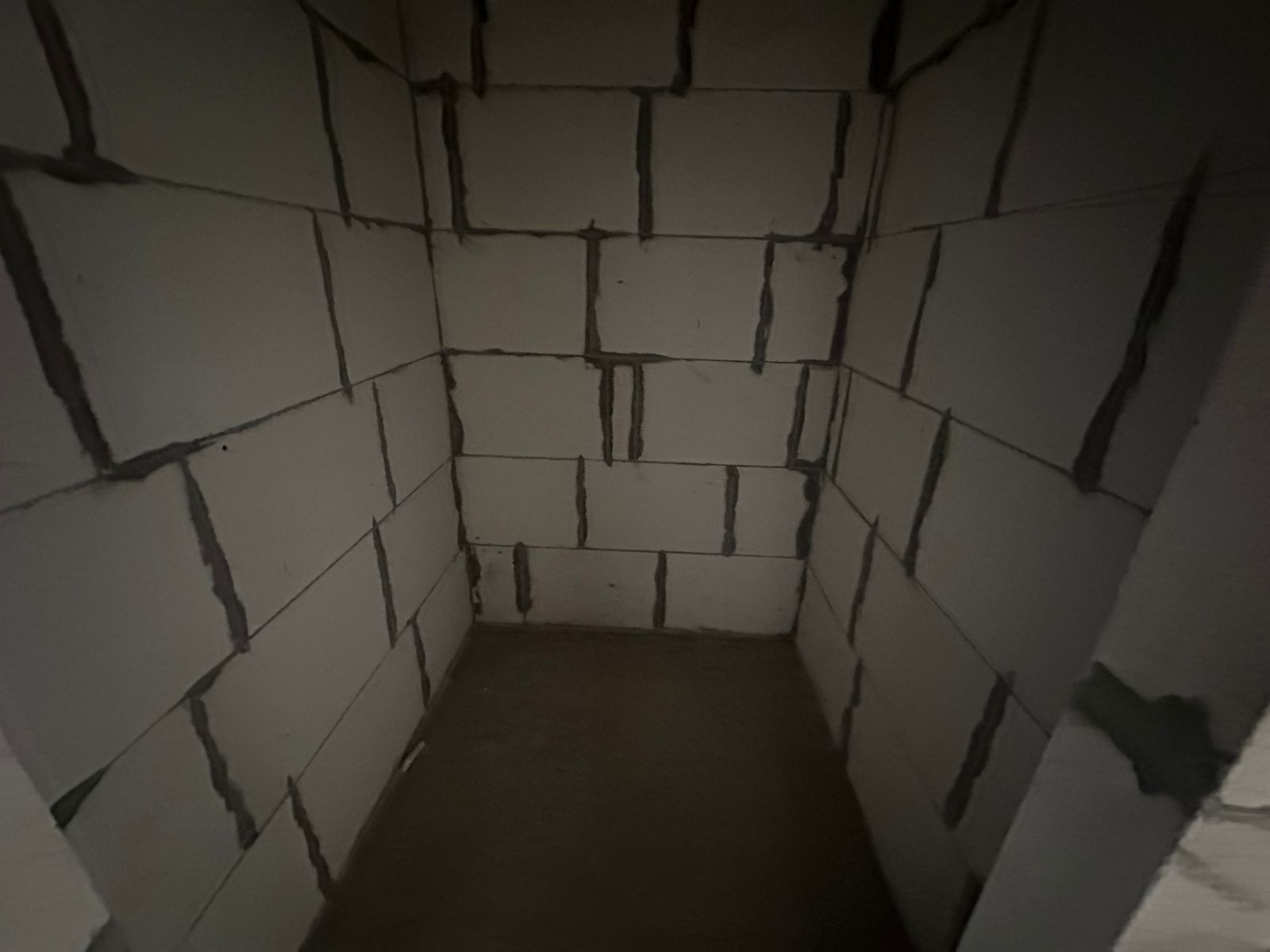 1837334371528245
